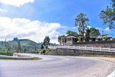 Hotel Grand Peak Bungalow