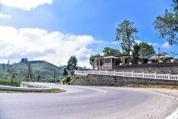Hotel Grand Peak Bungalow