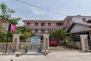 Pensiune Reddoorz Syariah Near Plaza Andalas Padang