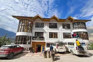 Hotel The White Castle Kargil