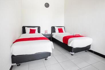 Pensione Reddoorz Plus @ Purwodadi