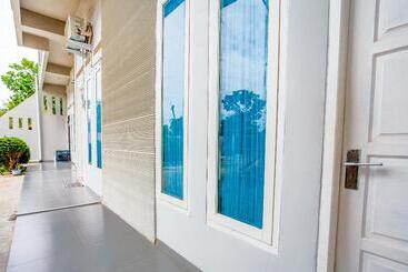 ホテル Oyo 3073 Twin House Syariah