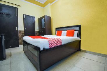 Hotel Oyo 69940 First Choice Pg