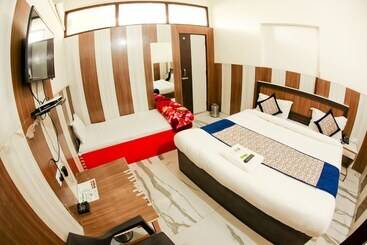 Ln Hotel And Restaurant Hostel