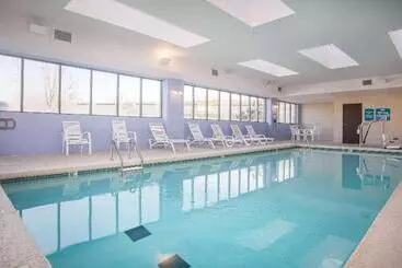 هتل Holiday Inn Express St. Louis Arpt Maryland Hgts