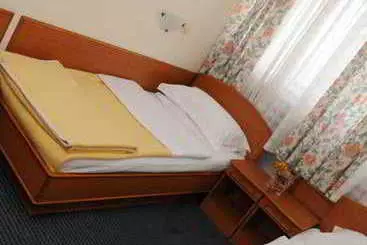 هتل Moxy Belgrade