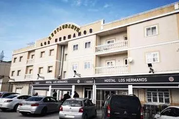 ホテル Hostal Los Hermanos