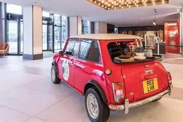 هتل Radisson Red  London Heathrow