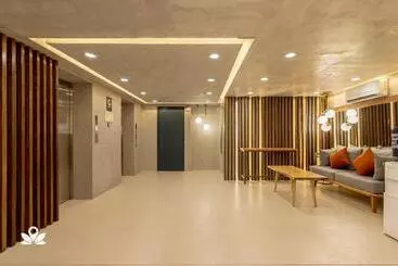 Hotel Zen Premium Uptown Bgc