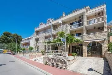 Turista apartmanok Ivana Apartments