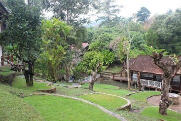 آپارتمانهای توریستها The Stove House Hang Dong Chiang Mai