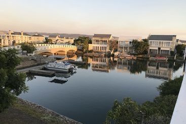 آپارتمان‌های توریست‌ها Knysna Luxury Homes