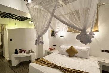 膳宿费 Zanzi House