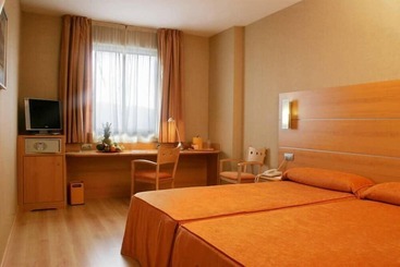 Отель Posadas De Espana Paterna