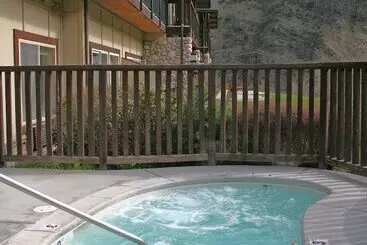 ホテル Salmon Rapids Lodge