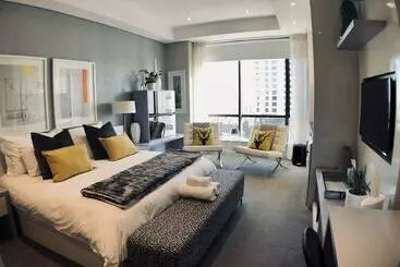 アパートホテル Sandton Skye Suite 604