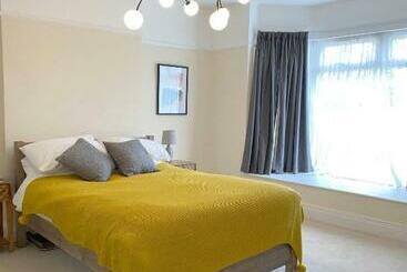 پانسیون 1 Ashford Road Guesthouse