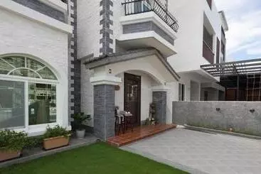 تختخواب و صبحانه Seed House