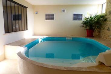 膳宿费 La Fontaine De Rocoule