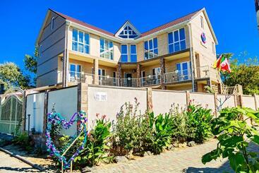 هاستل Villa Shell