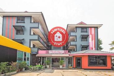 ホテル Oyo 891 Wiangchomphu