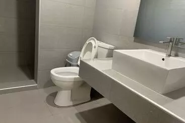 Mactan Seahorse Beach Resort   Hostel