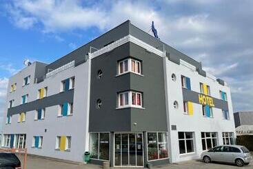 호텔 Hôtel Restaurant Kyriad Direct Dijon Nord Zenith Toison D Or