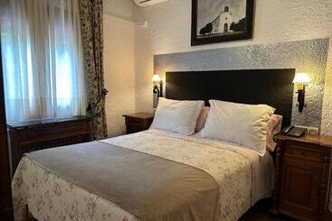 קוטג'' Rural Convento Santa Maria De La Sierra