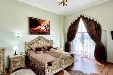 هتل старый бастион