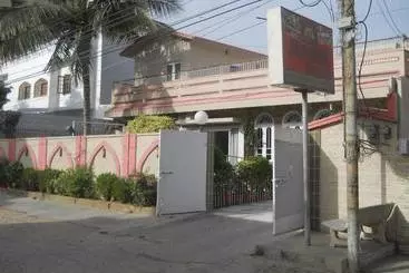 هتل Sunrise Guest House Multan