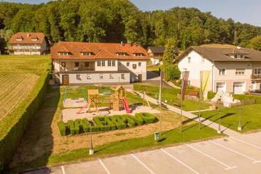 Pensione Guesthouse Haler