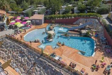 בית מלון כפרי Camping Les Albères Maeva