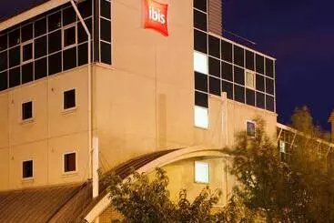 هتل Ibis Cardiff