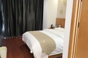 Отель Greentree Inn Nanjing Jiangning District Jiulong Lake Subway Station Express