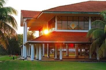 Отель Gemas Golf Resort