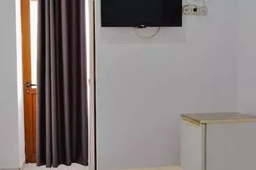 Hôtel Apartments And Rooms Armanda