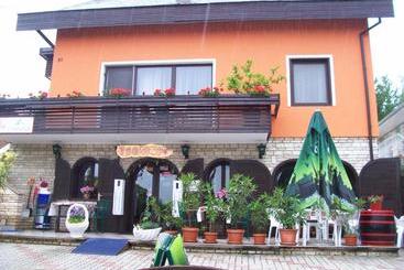 Pensionat Júlia Vendégház