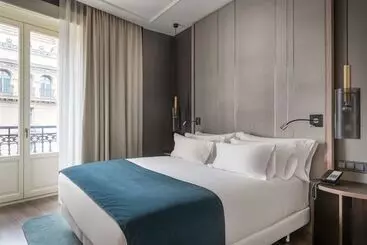 فندق NH Collection Madrid Gran Via