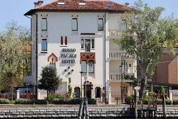 هتل Russo Palace