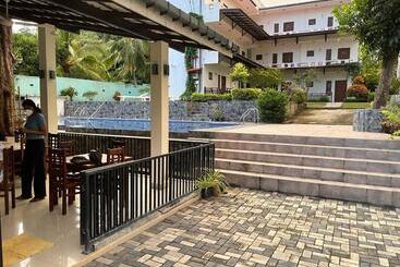 Пансион Illamperuma Leisure