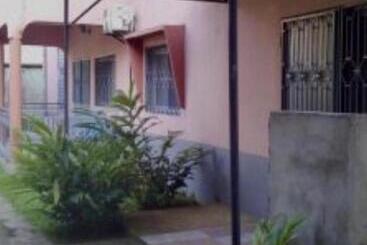 Vicky Appartements Palmengarten Douala Maképè Belavie