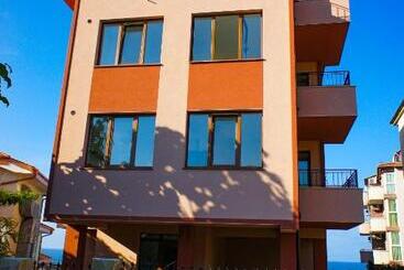 アパートホテル Villa Maria