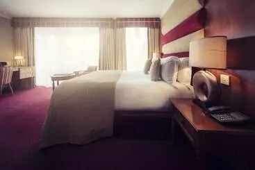 Отель Carlton George