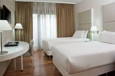 هتل NH Buenos Aires Florida