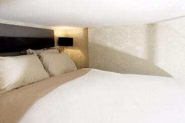 هتل آپارتمان Space Apart