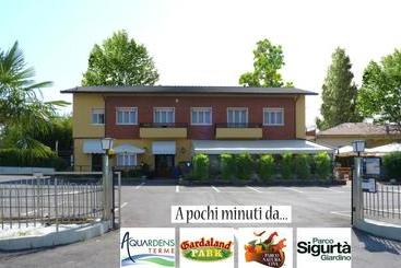 هتل Le Colline Del Garda