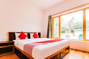 酒店 Oyo 72466  Charvi Inn