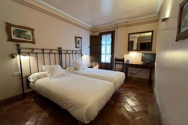 بنسيون Hospederia Sagasta