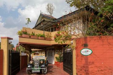 Bed and Breakfast Rock Cliff Home Stay