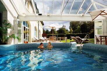 Отель Brooklodge & Macreddin Village